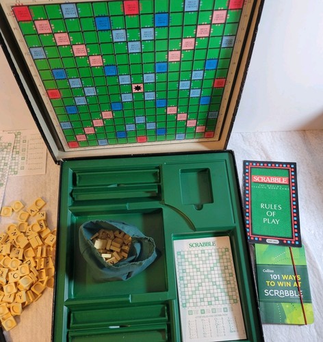 Deluxe scrabble board - deluxe,