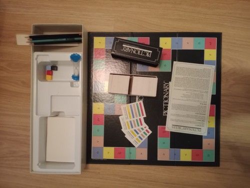 Parker pictionary board game - pictionary,